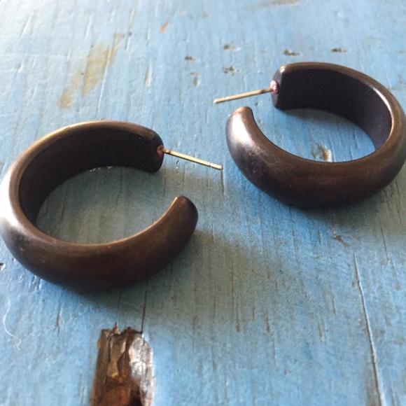 Black matte lucite Simple Hoop vintage Earrings - Picture 1 of 5